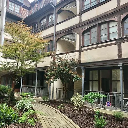 Apartamento New Duplex De Charme Au Pied De La Cathedrale Carre D'or *