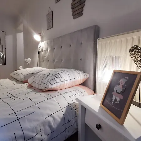 New Duplex De Charme Au Pied De La Cathedrale Carre D'or * Страсбург