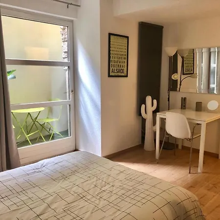 New Duplex De Charme Au Pied De La Cathédrale Carré D'or Apartamento *
