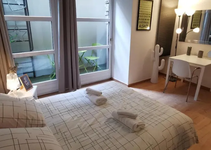 Apartamento New Duplex De Charme Au Pied De La Cathédrale Carré D'or